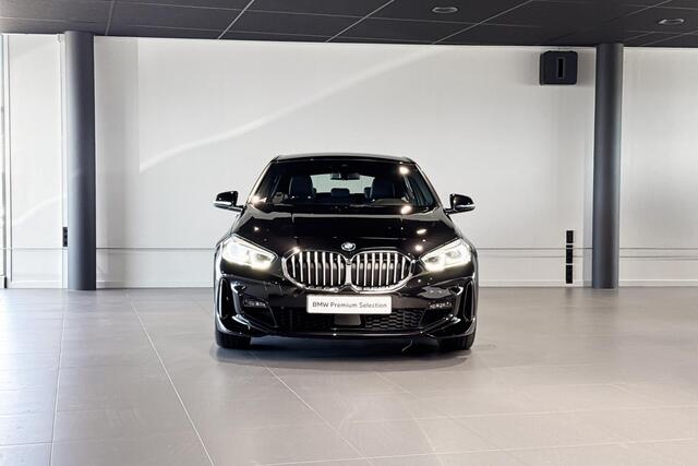 BMW 1-SERIE 118i Business Edition | M Sport | Sportstoelen | Carplay |
