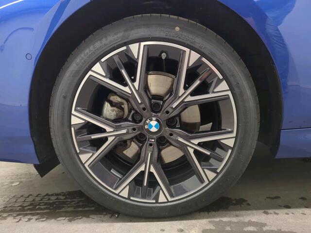 BMW 1-SERIE 120 M Sport Design Edition | 18" | Privacy Glass | Stoelverwarming | Camera .