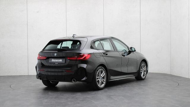 BMW 1-SERIE 120i Executive M-Sport | Live Cockpit Professional | Stoelverwarming | Apple Carplay