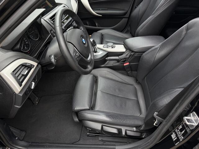 BMW 1-SERIE 125i Centennial / Automaat / 225PK / Leder / Keyless / Camera / Sensoren V+A /