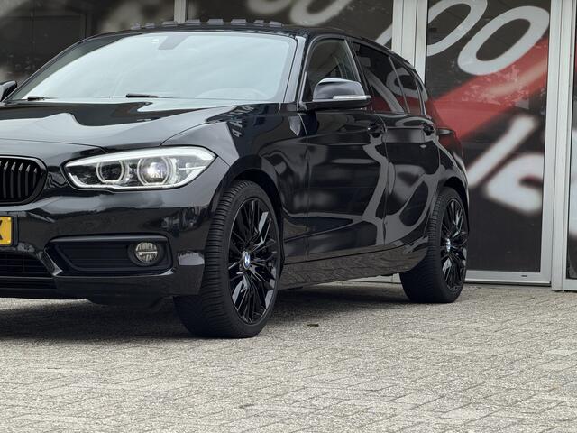 BMW 1-SERIE 125i Centennial / Automaat / 225PK / Leder / Keyless / Camera / Sensoren V+A /