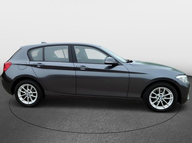 BMW 1-SERIE 118i Executive Aut. | Nav | Sportstuurwiel | Climate control | L