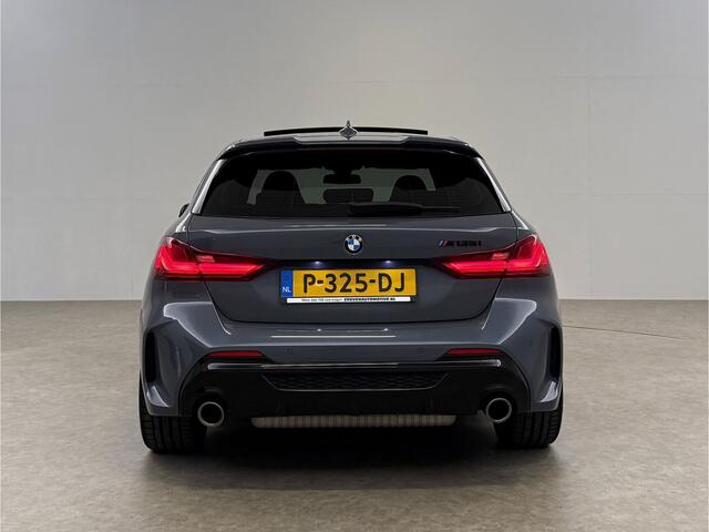 BMW 1-SERIE M135i xDrive High Executive M-Sport | Pano | HuD | Alcantara | BMW LED | Virtual | Sfeer | Carplay