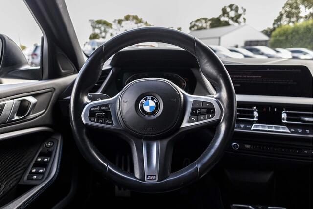 BMW 1-SERIE 120i M-Pakket | NL Auto | LED