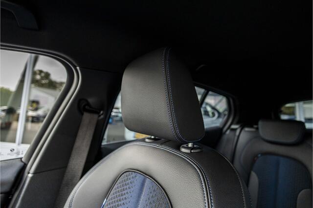 BMW 1-SERIE 120i M-Pakket | NL Auto | LED