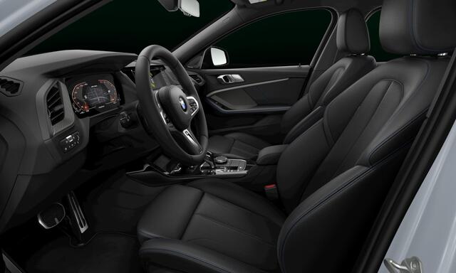 BMW 1-SERIE M135i xDrive | Live Cockpit | Panorama | Leder | H&K | Head-Up | Camera | 19"LM | Storm Bay