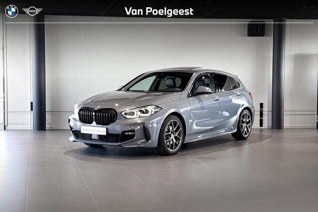 BMW 1-SERIE 118i | M Sport | Glazen Panoramadak | Stoelverwarming | Comfort Access |