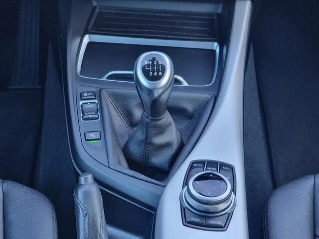 BMW 1-SERIE 118i Executive | Leder | Cruise control | Parkeersensoren |