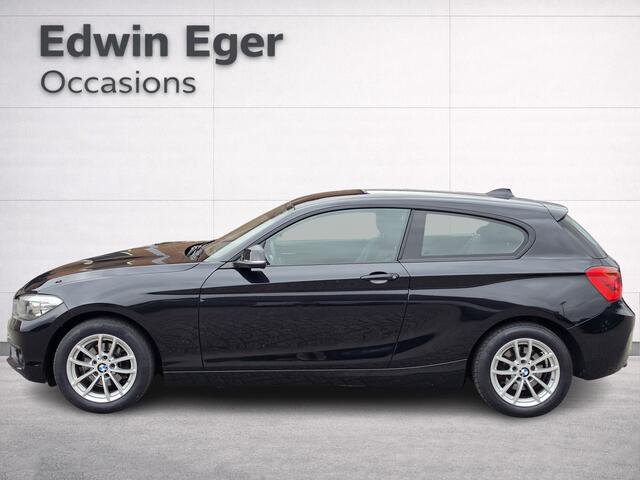 BMW 1-SERIE 118i Executive | Leder | Cruise control | Parkeersensoren |