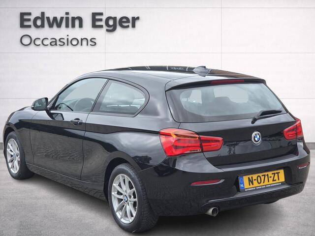 BMW 1-SERIE 118i Executive | Leder | Cruise control | Parkeersensoren |