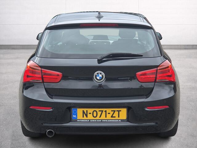 BMW 1-SERIE 118i Executive | Leder | Cruise control | Parkeersensoren |
