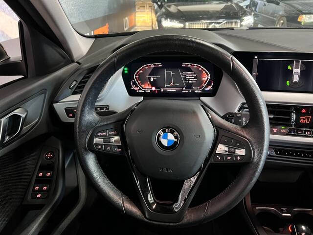 BMW 1-SERIE 118I BUSINESSEDITION / Automaat / 42323 km / Carplay / Digitaal Display