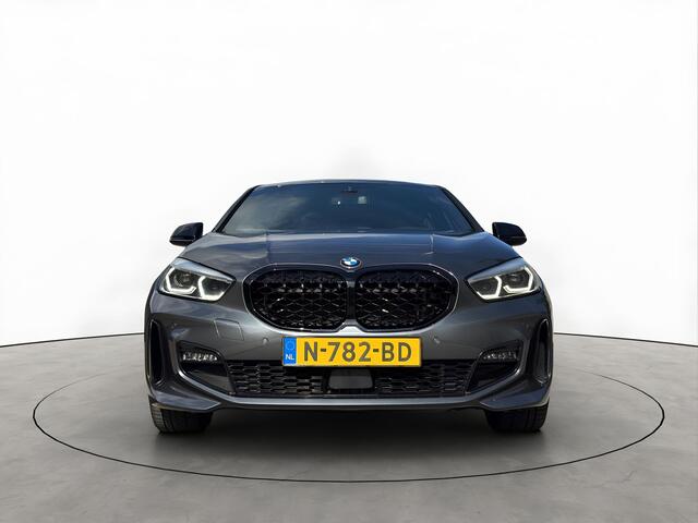 BMW 1-SERIE 118i 140PK Automaat M-Sport Camera Virtual Stuurverwarming