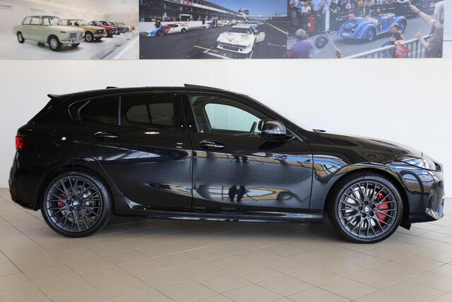 BMW 1-SERIE 120 | M Sport Pro | Panoramadak | Driving Assistant Plus | Harman/Kardon | Head-Up Display