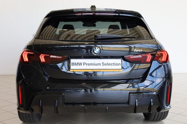BMW 1-SERIE 120 | M Sport Pro | Panoramadak | Driving Assistant Plus | Harman/Kardon | Head-Up Display