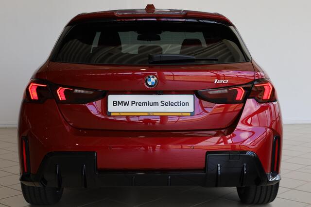 BMW 1-SERIE 120 | M Sport Pro | Panoramadak | Driving Assistant Plus | Harman/Kardon | Head-Up Display | Comfort Access