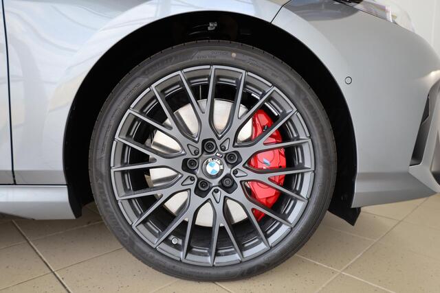 BMW 1-SERIE 120 | M Sport Pro | Panoramadak | Driving Assistant Plus | Harman/Kardon | Head-Up Display