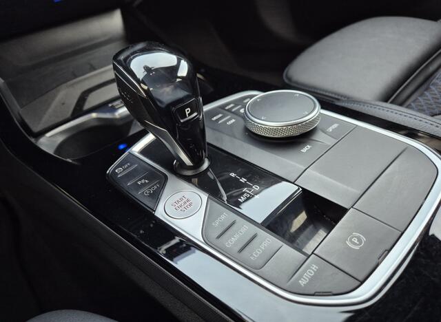 BMW 1-SERIE 118i H.EXE AUT M-SPORT C/P LEER NAVI INRUIL MOG!!!!