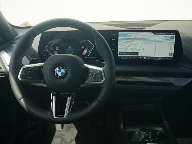 BMW 1-SERIE 5-deurs 120 | M Sportpakket Pro | Panoramadak | Harman-Kardon | Driving Assistant Plus | Elektrisch verstelbare stoelen