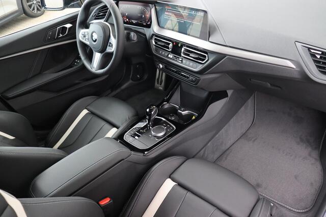BMW 2-SERIE Gran Coupé 220i M-Sportpakket / HIFI / Panoramadak / 18''