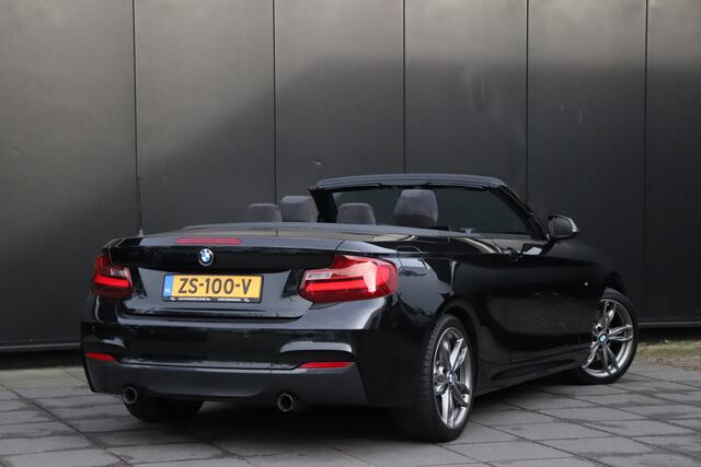 BMW 2-SERIE Cabrio M240i Executive 340 PK | NAVI | LMV | PDC | FULL HYSTORY