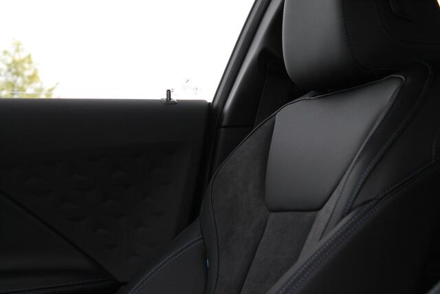 BMW 2-SERIE Coupé 220i High Executive M Sport Automaat / Live Cockpit Professional / Stoelverwarming / Adaptieve LED / Parking Assistant / Active Cruise Control / M Sportonderstel