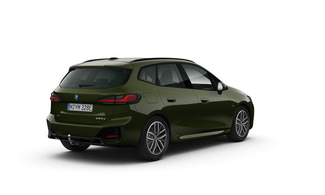 BMW 2-SERIE Active Tourer 225e xDrive | 18 Inch | M-Sportpakket | Premium Pack | Elektrische Trekhaak