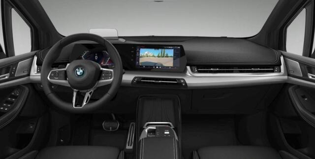 BMW 2-SERIE Active Tourer 225e xDrive M Sport - Panoramadak - 19 inch - Harman Kardon - Innovation Pack - Driving Assistant - Head-up - Comfort Access - Parking Assistant Plus