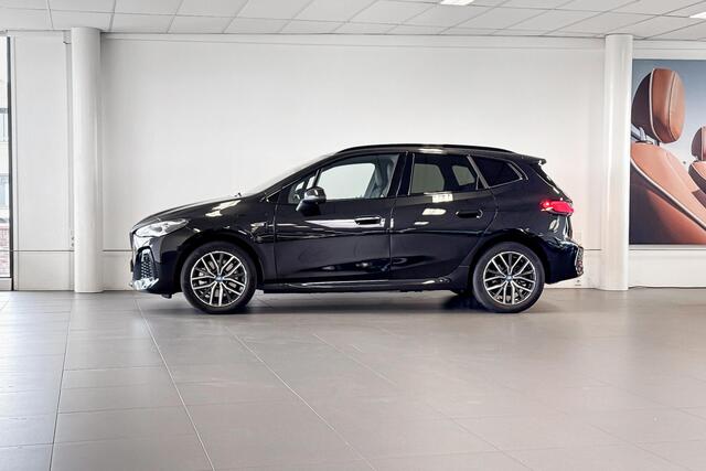 BMW 2-SERIE Active Tourer 230e xDrive | M Sport | Glazen Panoramadak | Comfort Access | Trekhaak |