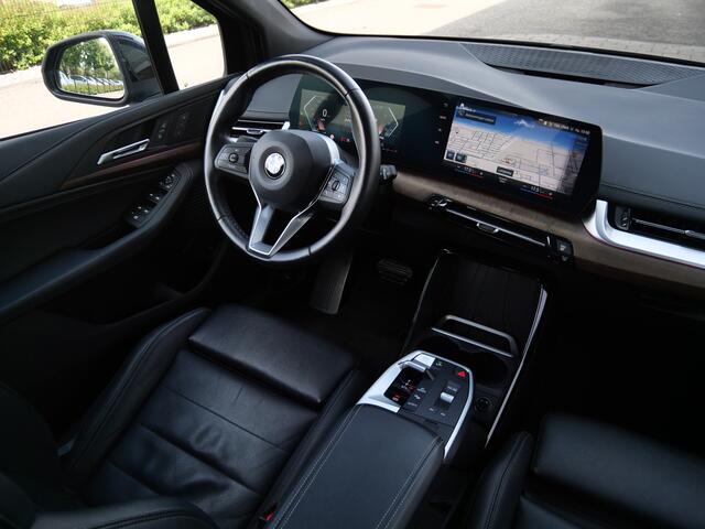 BMW 2-SERIE Active Tourer 218i 136pk Automaat Trekhaak / Leder / Navigatie / Camera