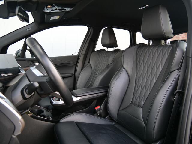 BMW 2-SERIE Active Tourer 218i 136pk Automaat Trekhaak / Leder / Navigatie / Camera