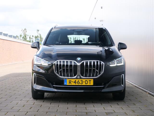 BMW 2-SERIE Active Tourer 218i 136pk Automaat Trekhaak / Leder / Navigatie / Camera