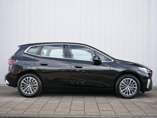 BMW 2-SERIE Active Tourer 218i 136pk Automaat Trekhaak / Leder / Navigatie / Camera