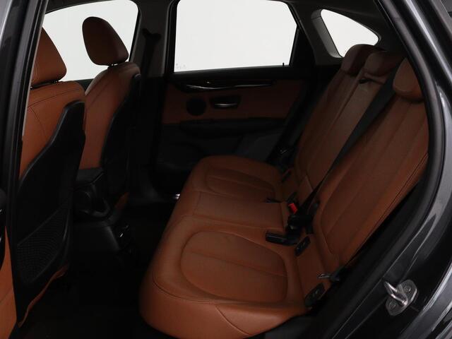 BMW 2-SERIE 225xe ip Cent HighEx | Leder | Stoelverwarming | Camera | Elektrische achterklep | Full LED | Cruise control | Climate control