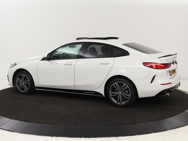 BMW 2-SERIE Gran Coupé 218i Executive | Panoramadak | Carplay | Cruise control | Sportstoelen | Sfeerverlichting | LED | Navigatie