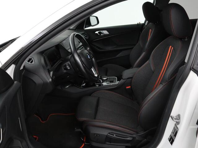 BMW 2-SERIE Gran Coupé 218i Executive | Panoramadak | Carplay | Cruise control | Sportstoelen | Sfeerverlichting | LED | Navigatie