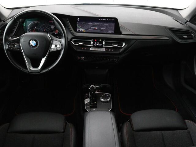 BMW 2-SERIE Gran Coupé 218i Executive | Panoramadak | Carplay | Cruise control | Sportstoelen | Sfeerverlichting | LED | Navigatie