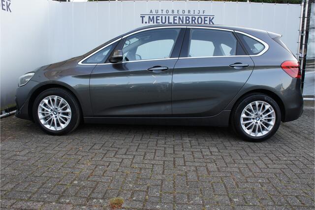 BMW 2-SERIE Active Tourer 218i Business Edition Achteruitrijcamera, Head up, Parkeerassistent