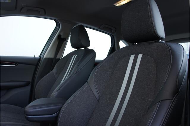 BMW 2-SERIE Active Tourer 218i Business Edition Achteruitrijcamera, Head up, Parkeerassistent