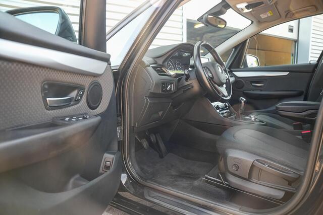 BMW 2-SERIE Active Tourer 220i Centennial Executive Camera Navigatie Clima Cruise PDC 16"LM