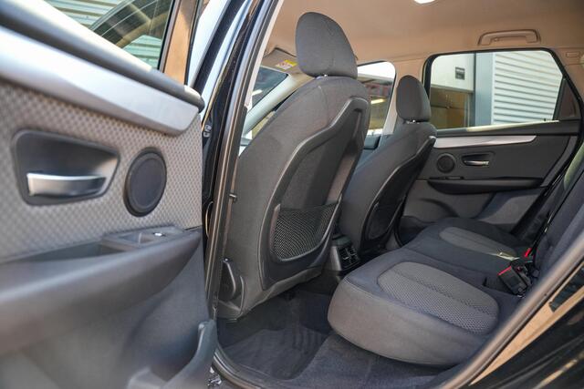 BMW 2-SERIE Active Tourer 220i Centennial Executive Camera Navigatie Clima Cruise PDC 16"LM