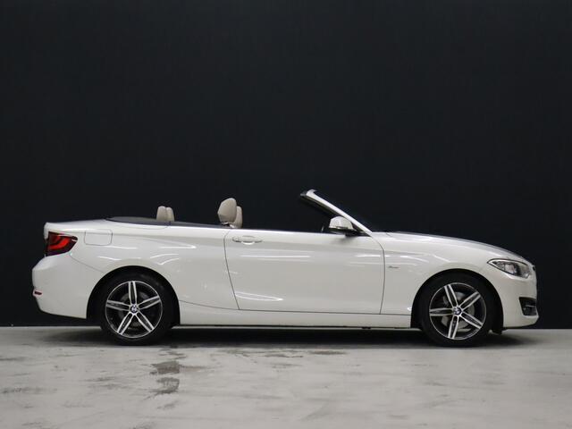 BMW 2-SERIE Cabrio 220i High Executive [CAMERA, VOL LEDER, STOELVERWARMING, PDC V+A, BLUETOOTH, CRUISE, CLIMATE, NIEUWSTAAT]