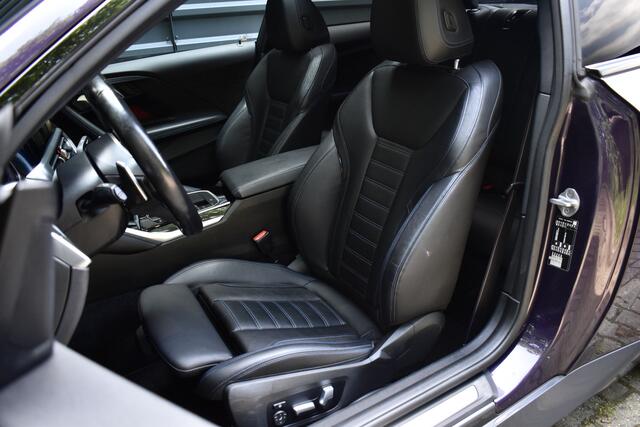 BMW 2-SERIE Coupé 220i High Executive M Sport | Schuif-/Kanteldak | 19'' Velgen | Elektrisch vers. Stoelen + Memory | Camera | CarPlay |