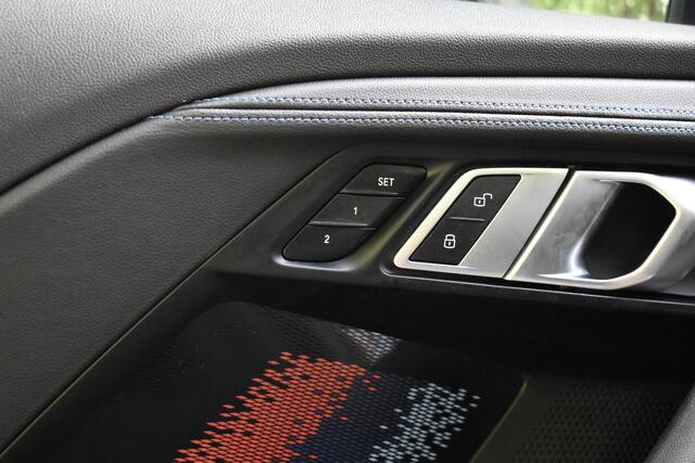 BMW 2-SERIE Coupé 220i High Executive M Sport | Schuif-/Kanteldak | 19'' Velgen | Elektrisch vers. Stoelen + Memory | Camera | CarPlay |
