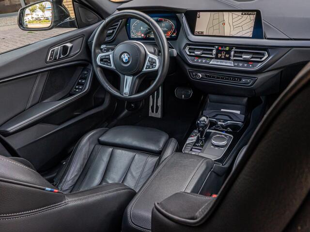 BMW 2-SERIE Gran Coupé 218i High Executive M-Sport ORG NL PANO HUD HIFI SHADOW 19 INCH SCHAALSTOEL M PERF REMMEN
