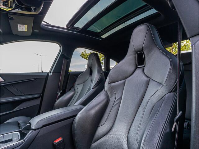BMW 2-SERIE Gran Coupé 218i High Executive M-Sport ORG NL PANO HUD HIFI SHADOW 19 INCH SCHAALSTOEL M PERF REMMEN