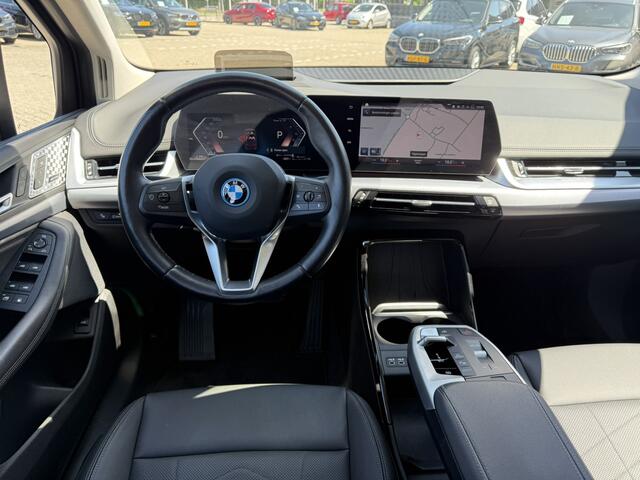 BMW 2-SERIE Active Tourer 225e xDrive High Executive Harman-Kardon Keyless Entry Elek Stoelverstelling Trekhaak Head-Up Display Achteruitrijcamera Carplay