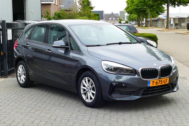 BMW 2-SERIE Active Tourer 218i. Navi, Clima, Cruise, StoelVerw, Led, 16"LMV, Haak 1300kg
