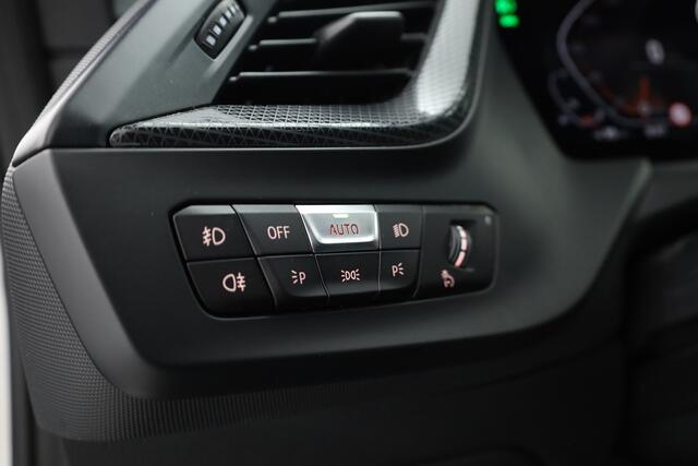 BMW 2-SERIE Gran Coupé 218i M Sport | HUD | 18'' | Stoelverw. | Apple CarPlay | Navi