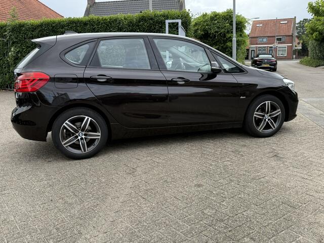 BMW 2-SERIE Active Tourer 216I EXECUTIVE NAVI/LED/SP.STOELEN/PDC/LMV